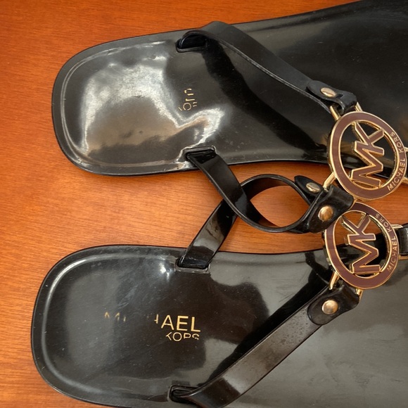michael kors thong jelly sandals - Picture 6 of 14